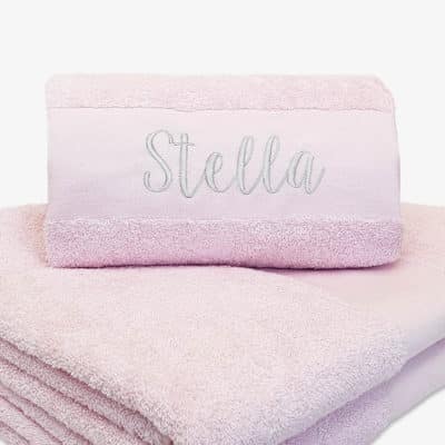 Pink håndklæde med navn