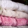 Rosa håndklæde med navn – Fairtrade