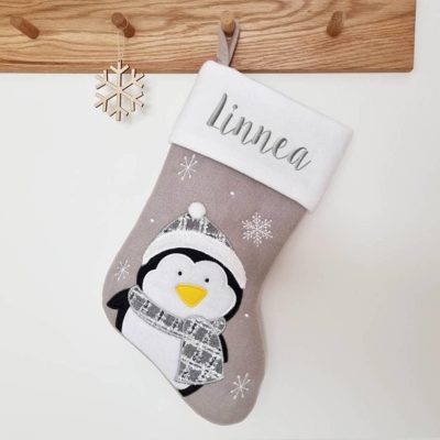 Penguin grå julesok med navn